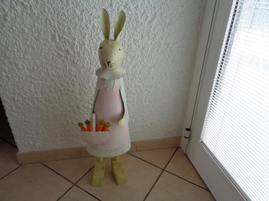 Figurine Lapin + Oeufs dans leur panier Métal /Bois., Envoi, Utilisé