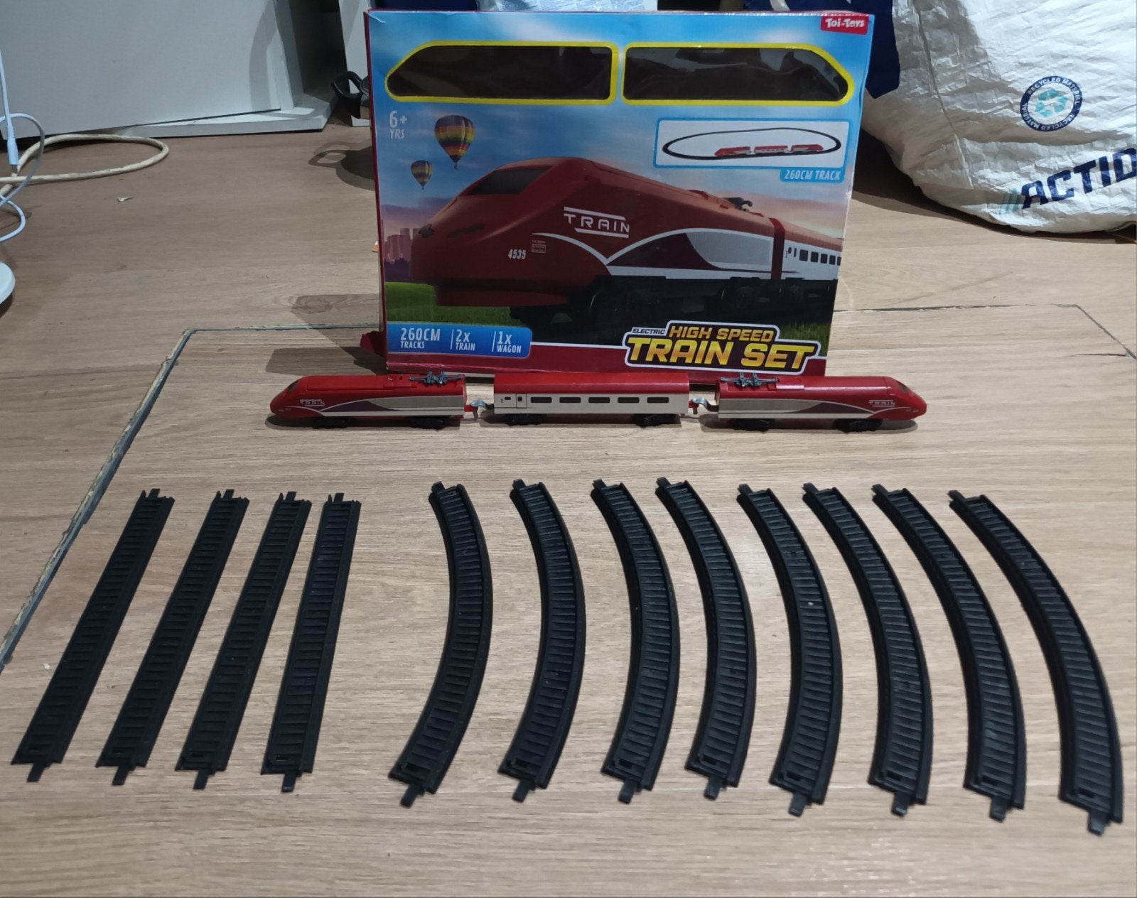 train en jouet complet, Enlèvement