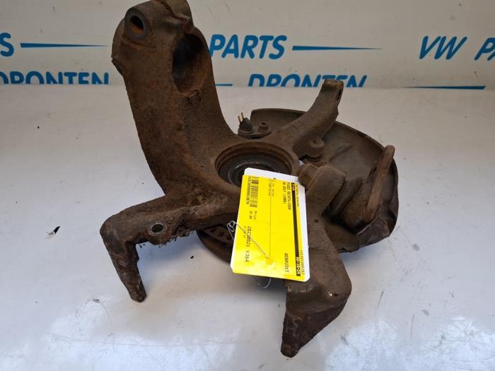 Fusee rechts-voor van een Volkswagen Golf, Gebruikt, -, Volkswagen, -