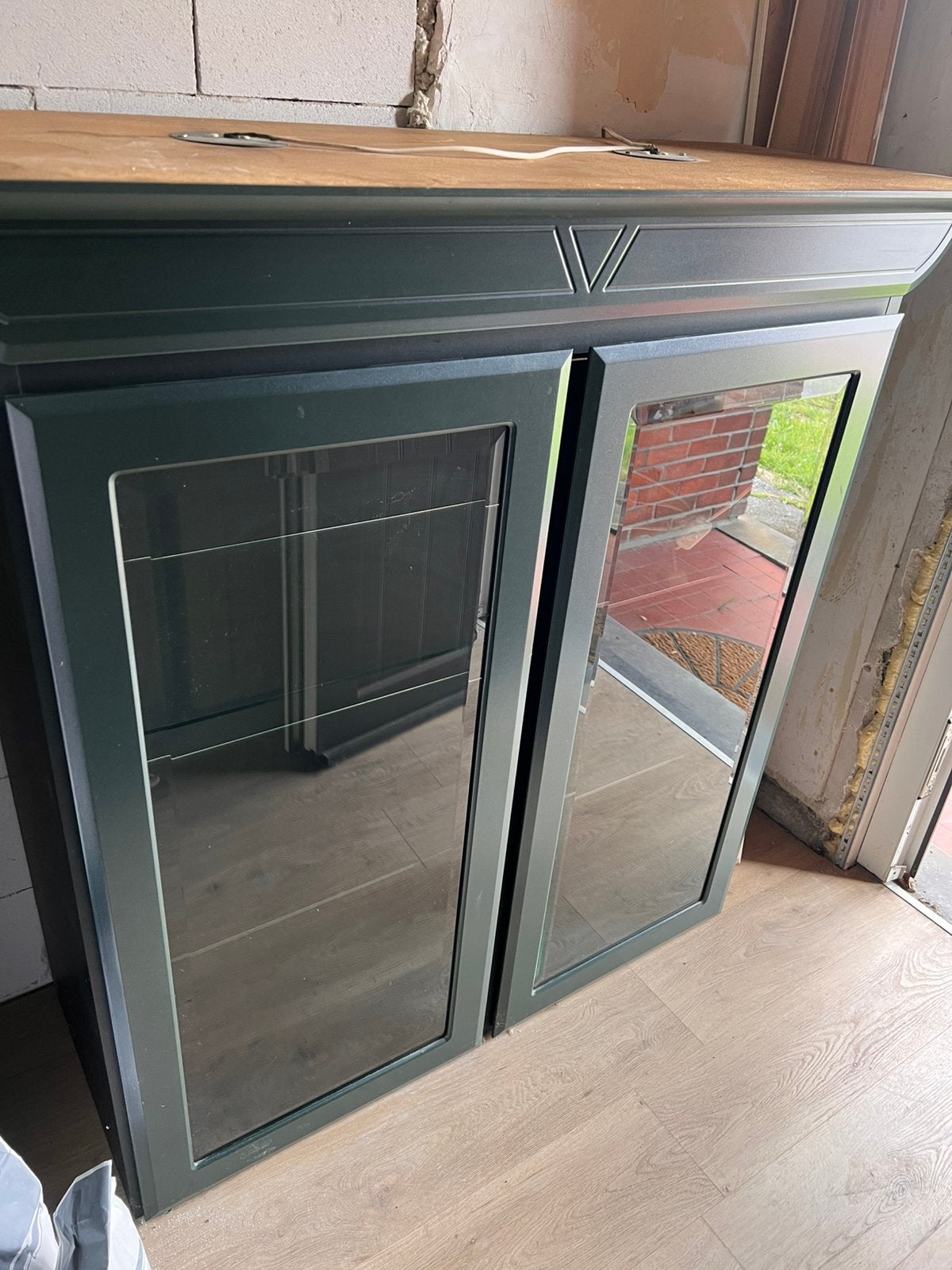 2 donkergroene buffetkasten GRATIS af te halen, Huis en Inrichting, Kasten | Buffetkasten, Ophalen, Gebruikt