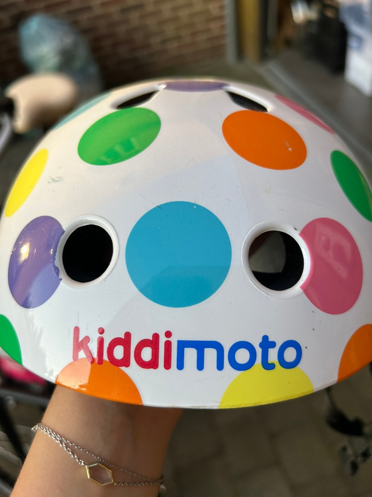 Kidsimoto kinderhelm met kleurrijke dots - zeer goede staat, Ophalen of Verzenden, Zo goed als nieuw