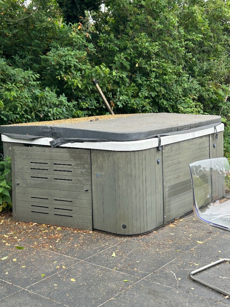Jacuzzi, Ophalen, Gebruikt, Vast