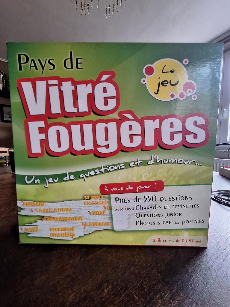 PAYS DE VITRE-FOUGERES le jeu, Trois ou quatre joueurs, Enlèvement ou Envoi, Comme neuf, Jeux bordier
