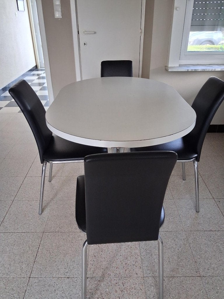keukentafel, Ophalen, Gebruikt, Vier personen, Ovaal