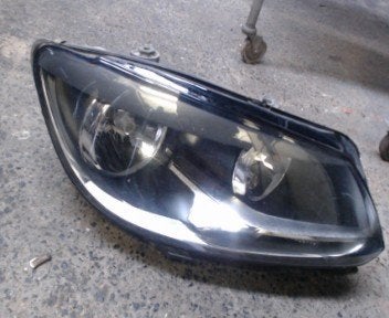 Optique avant droit Volkswagen Touran 2010-2015 LP/15469, Autos : Pièces & Accessoires, Enlèvement, Utilisé, Volkswagen