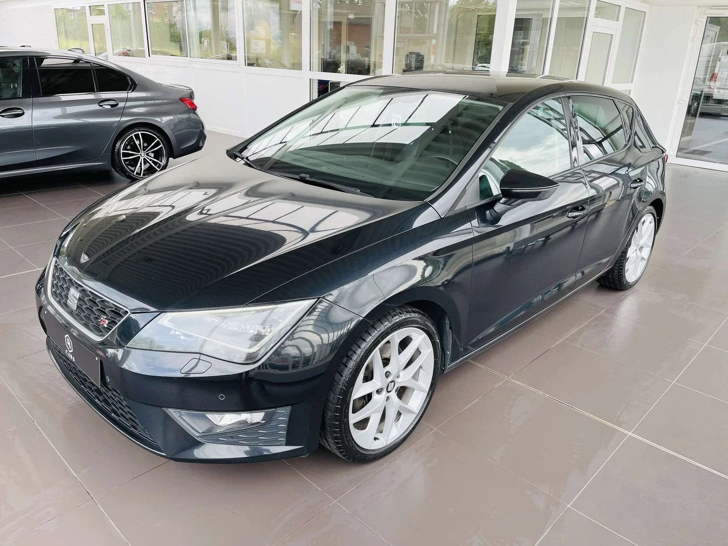 SEAT Leon FR 1.8 TSI * GARANTIE + LED + CUIR + GPS *, Achat, Entreprise, Noir, 5 portes
