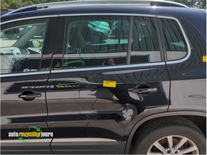 Portière 4portes arrière gauche d'un Volkswagen Tiguan (LC, -, Volkswagen, -, 3 mois de garantie