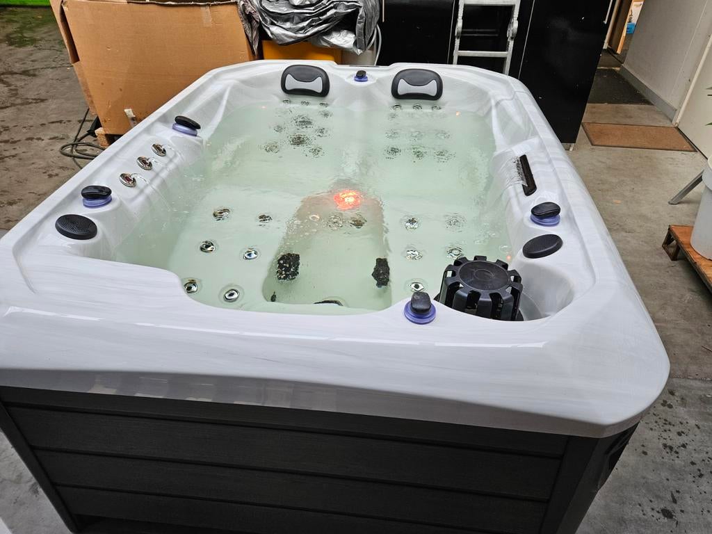 Jacuzzi 3 persoons, Ophalen