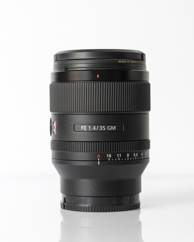 Sony FE 35mm f/1.4 GM in nieuwstaat, Ophalen of Verzenden, Zo goed als nieuw, Standaardlens