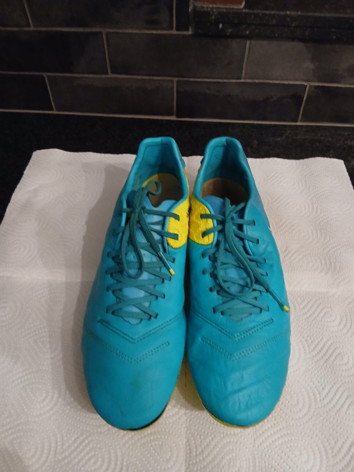 Voetbalschoenen Nike tiempo, kleur: turquoise, maat UK 9, Sports & Fitness, Football, Enlèvement