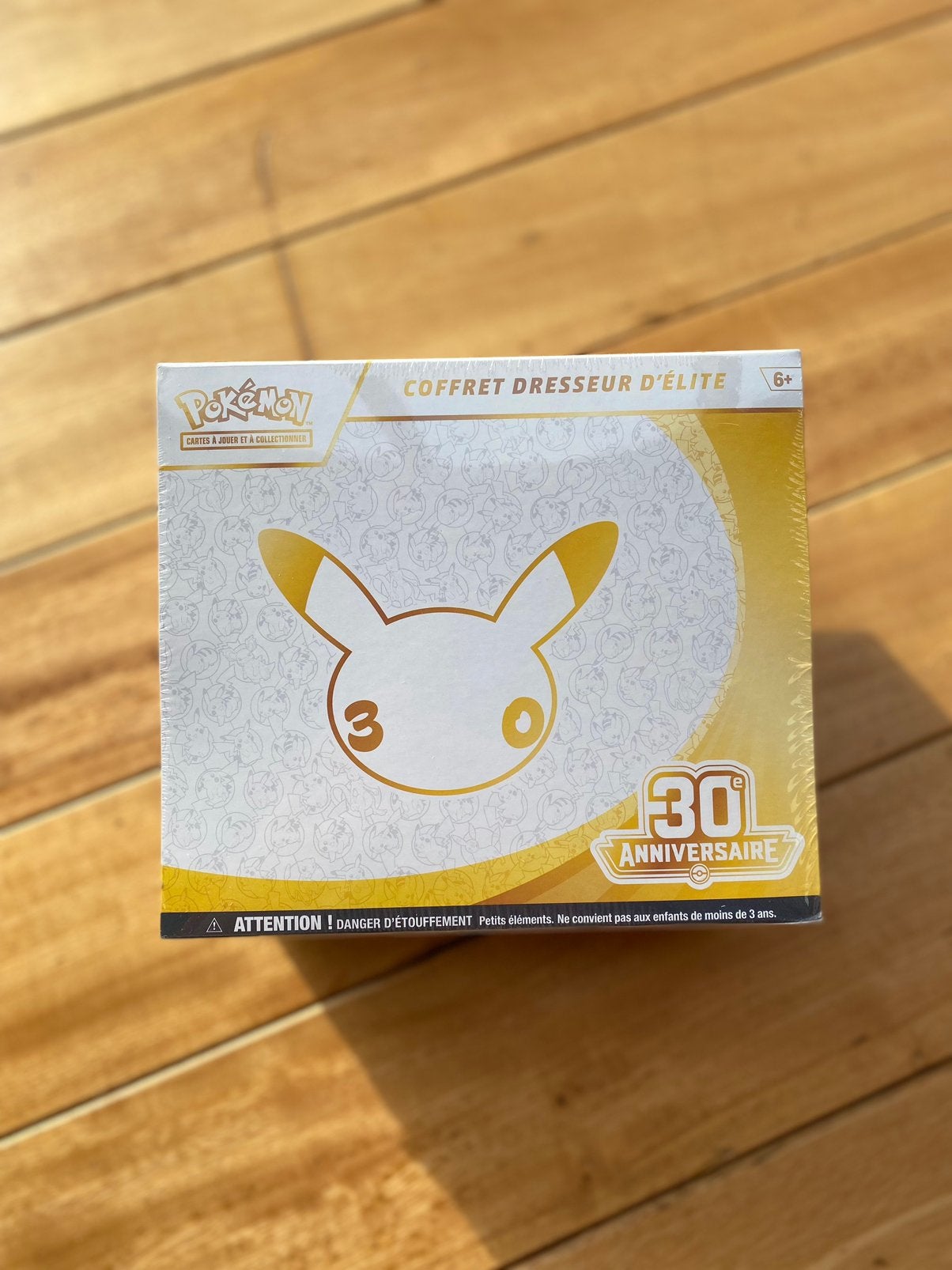 Coffret français ETB 30 ans anniversaire Pokémon (NEUF), Collections, Enlèvement, Neuf, Carte(s) à jouer