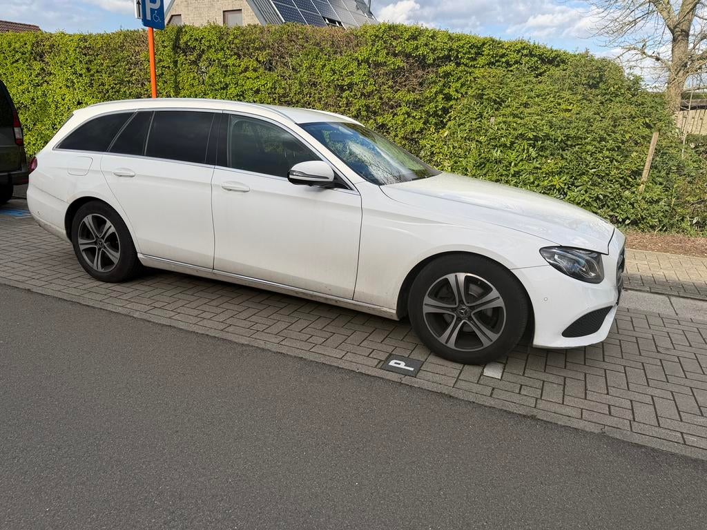 Mercedes benz E 220d, Achat, 143 kW, Entretenue par le concessionnaire, Noir