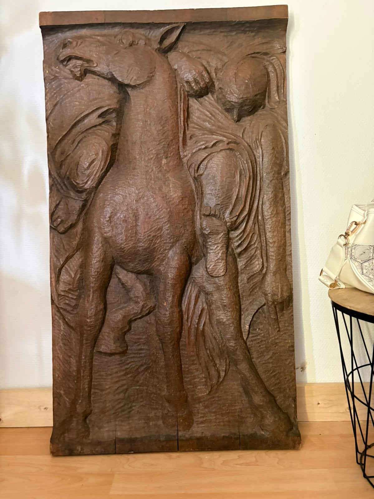 sculpture sur bois d'inspiration moderniste / Art Déco, Ophalen of Verzenden, Hout, Houtsnijwerk, Scène