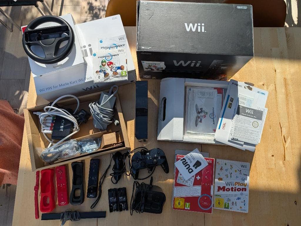 Nintendo Wii  - MarioKart + Wii Play Motion + HDMI converter, Games en Spelcomputers, Ophalen of Verzenden, Gebruikt, Met 2 controllers