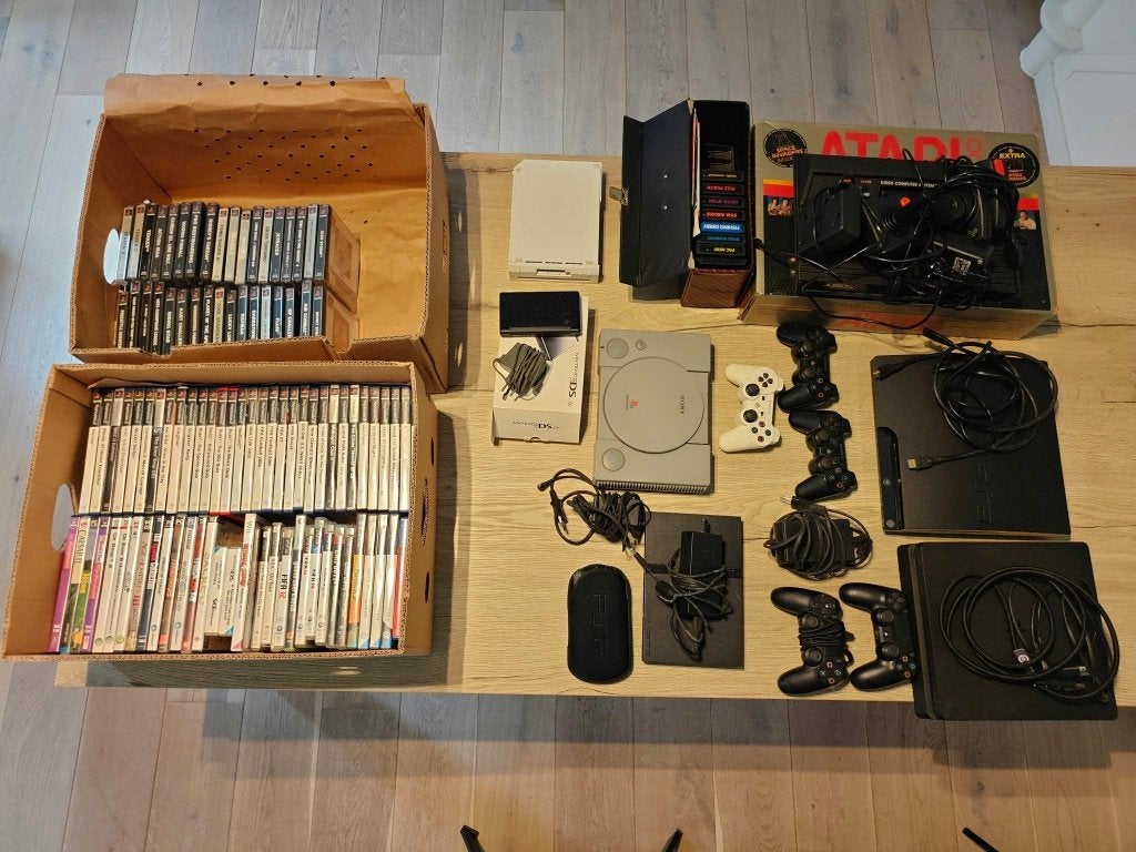 Game Collectie: Consoles (PS1-PS4, Wii, Atari, PSP) + Games, Games en Spelcomputers, Ophalen, Overige merken, Gebruikt