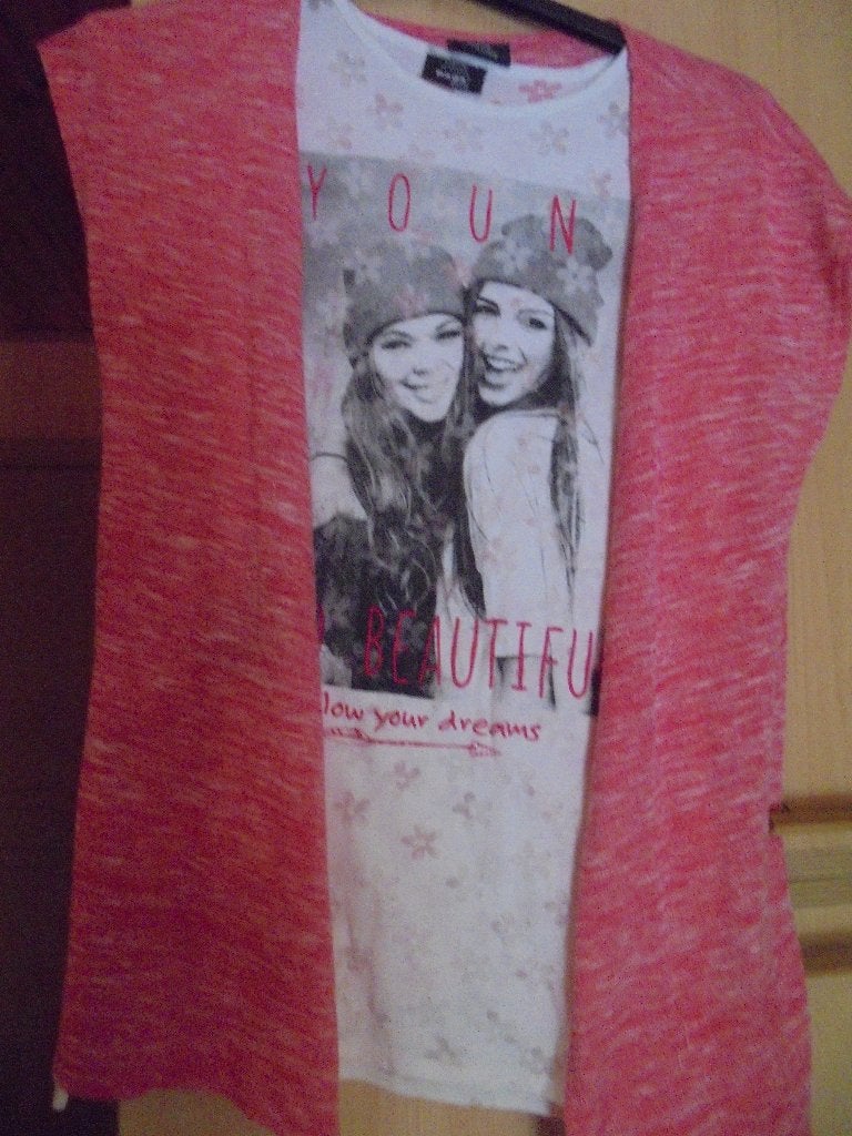 2 delig t-shirt en gilet 170/176, Ophalen of Verzenden, Zo goed als nieuw, Meisje, Setje