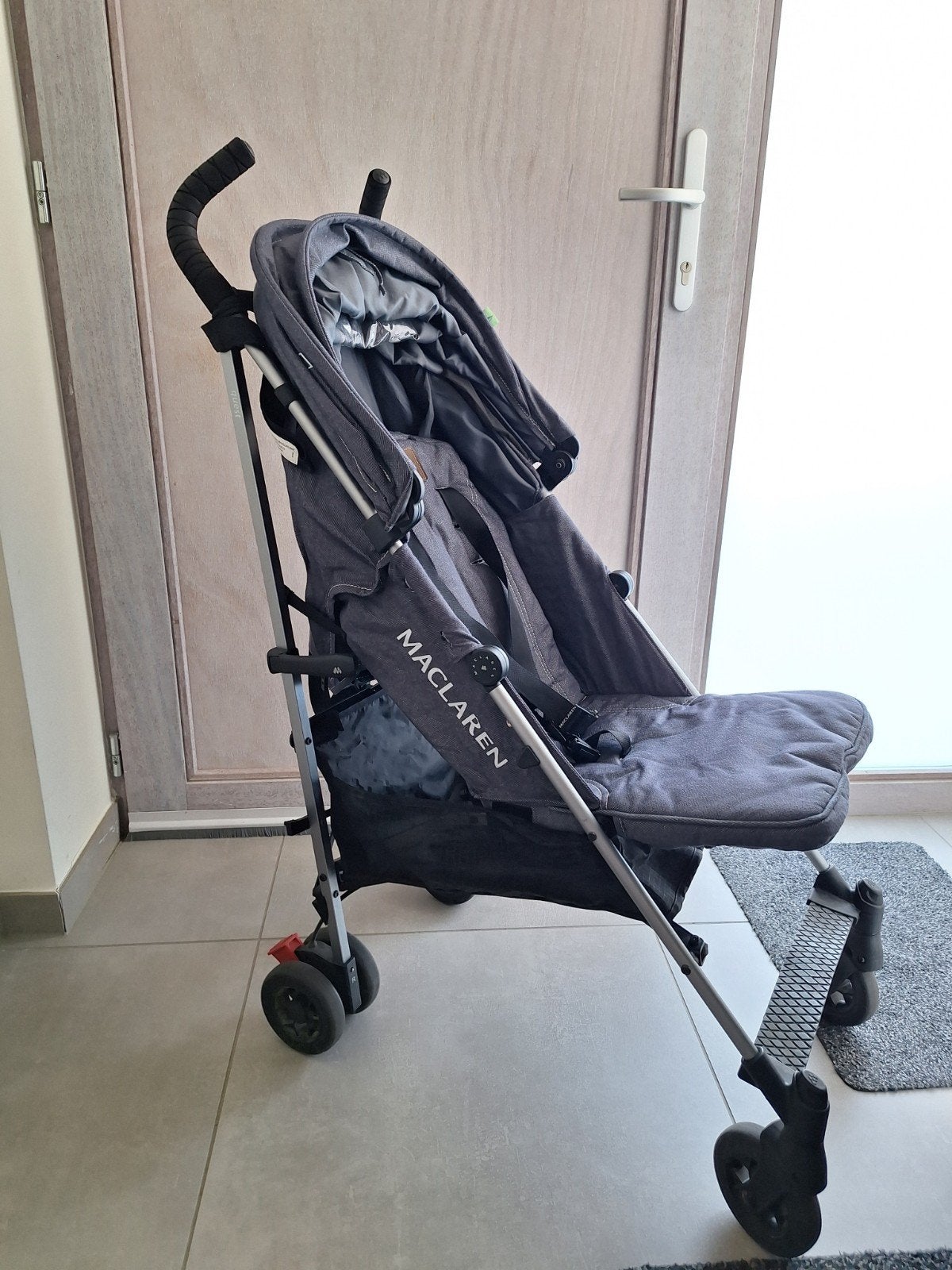 Denim Maclaren Quest Anthracite, Enfants & Bébés, Buggys, Comme neuf, Maclaren, Protection de pluie, Dossier réglable, Ombrelle