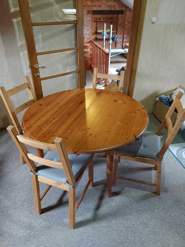 Table ronde 116 cm + 4 chaises, Enlèvement