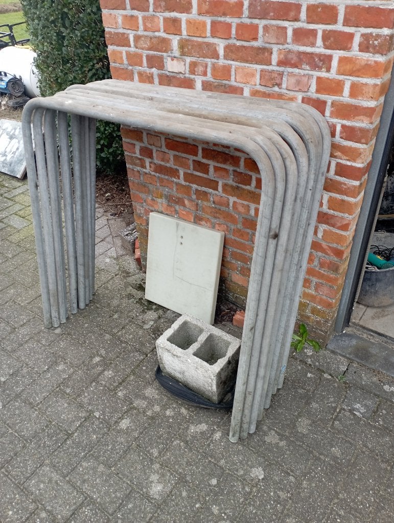 10 metalen U-beugels, Doe-het-zelf en Bouw, Ophalen, Zo goed als nieuw