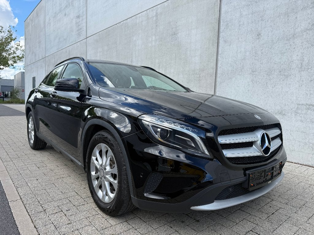 Mercedes-Benz GLA 180, Autos, Euro 6, Entreprise, 1435 kg, Noir