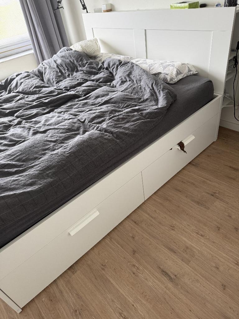 URGENT MOVING SALE! 180x200 Bed + Mattress – Pickup Leuven, Huis en Inrichting, Ophalen