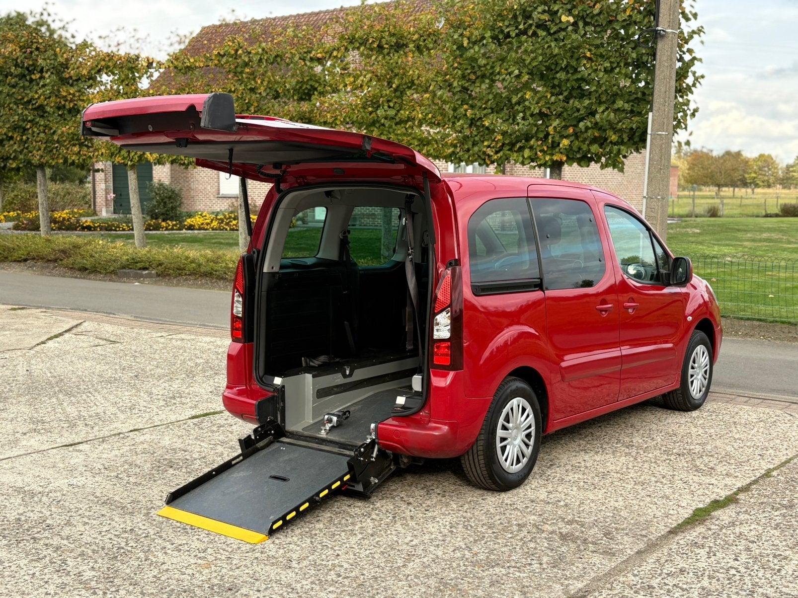 ♿️Citroën Berlingo 1.2benzine Rolstoel Invalide TPMR, Auto's, Monovolume, Handgeschakeld, 6 deurs, https://public.car-pass.be/vhr/e5e4842f-efd2-436a-9d72-94b0313960d1