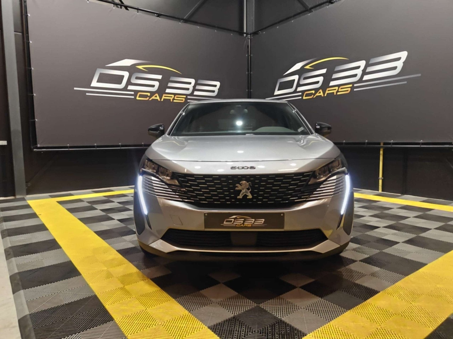 Peugeot 5008 1.2 AUTOMAAT 131pk 7-zit/LED/Virtual/360cam/Cru, Autos, Peugeot, Argent ou Gris, Achat, Euro 6, Entreprise