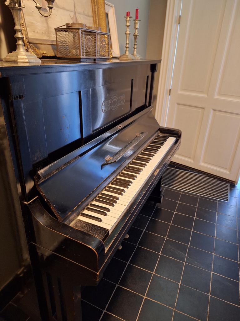 Gratis oude piano, Enlèvement, Utilisé, Noir, Piano
