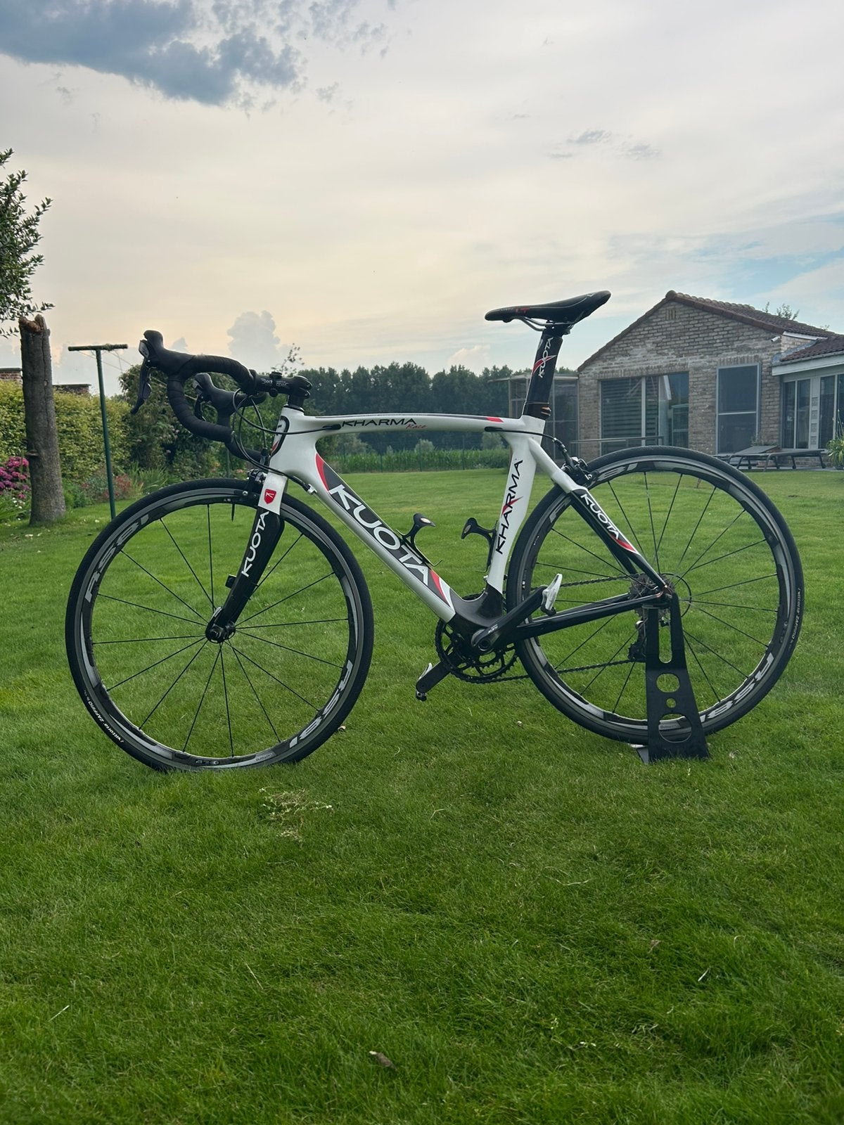Full Carbon koersfiets Kuota Kharma Race, Fietsen en Brommers, Ophalen, Zo goed als nieuw