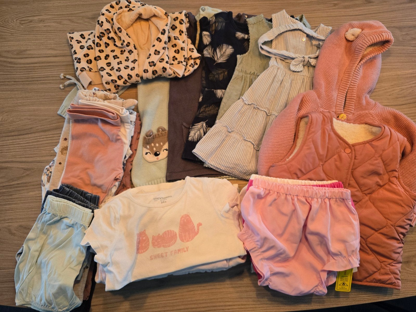kleding meisje maat 80, Enfants & Bébés, Vêtements de bébé | Packs de vêtements pour bébés, Enlèvement, Comme neuf, Taille 80