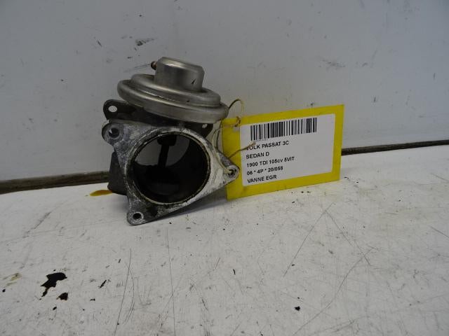 VANNE EGR Volkswagen Passat (3C2) (038129637D), Utilisé, Volkswagen