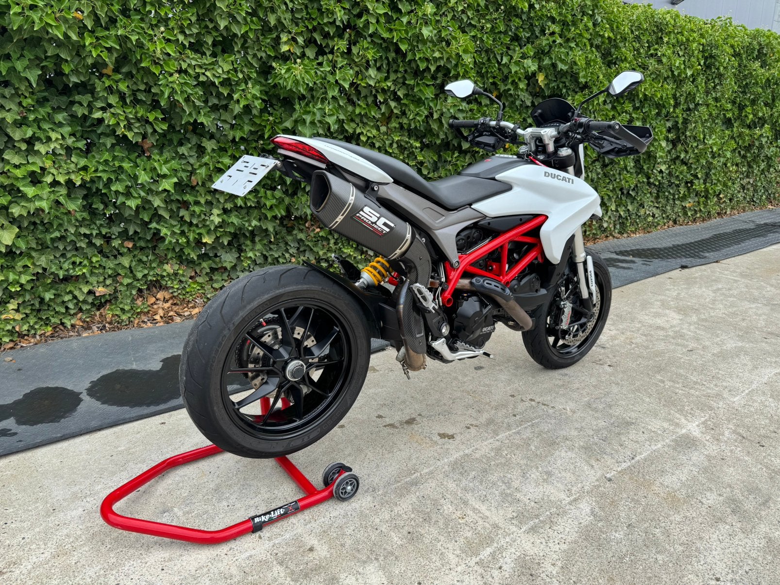 Ducati 939 Hypermotard, Entreprise, 2 cylindres, ABS, 937 cm³