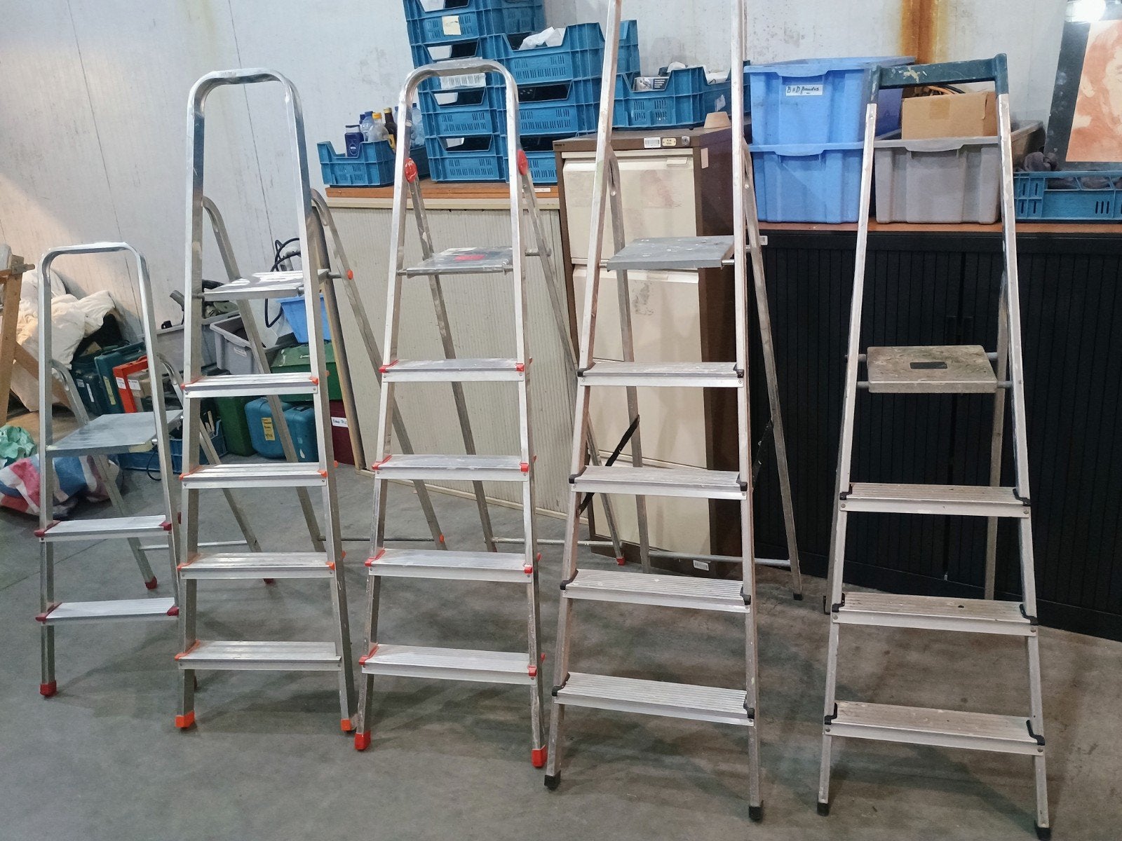 5 LADDERS VAN 3 TREDEN NAAR 5 TREDEN ALLUMINIUM, Doe-het-zelf en Bouw, Ophalen