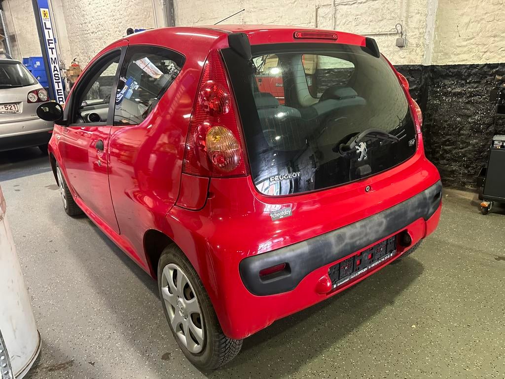 Peugeot 107 benzine 2009 Motor start niet 300€, Zwart, Bedrijf, Handgeschakeld, Euro 4