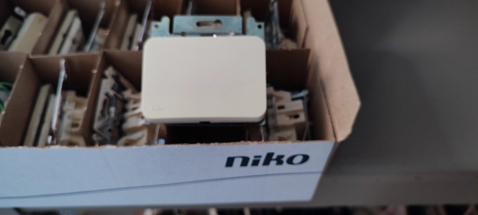 Lot de 10 interrupteurs Niko, Enlèvement