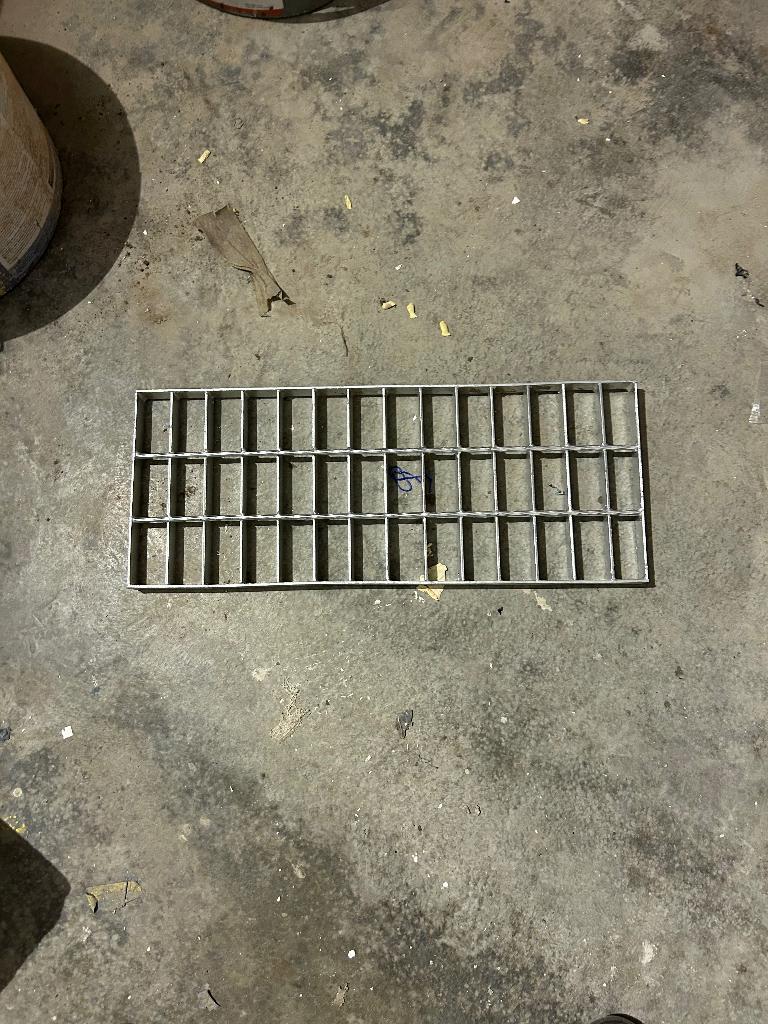 Gegalvaniseerde looprooster en traptreden., Doe-het-zelf en Bouw, Ophalen, Nieuw
