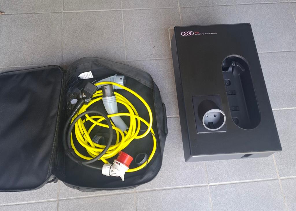 Chargeur Type 2 + support mural, Autos : Pièces & Accessoires, Électronique & Câbles, Audi, BMW, Porsche, Volkswagen, Skoda, Enlèvement ou Envoi