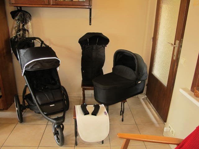 Kit complet Thule Urban Glide II en parfait état, Enlèvement, Comme neuf, Autres marques, Couverture pieds