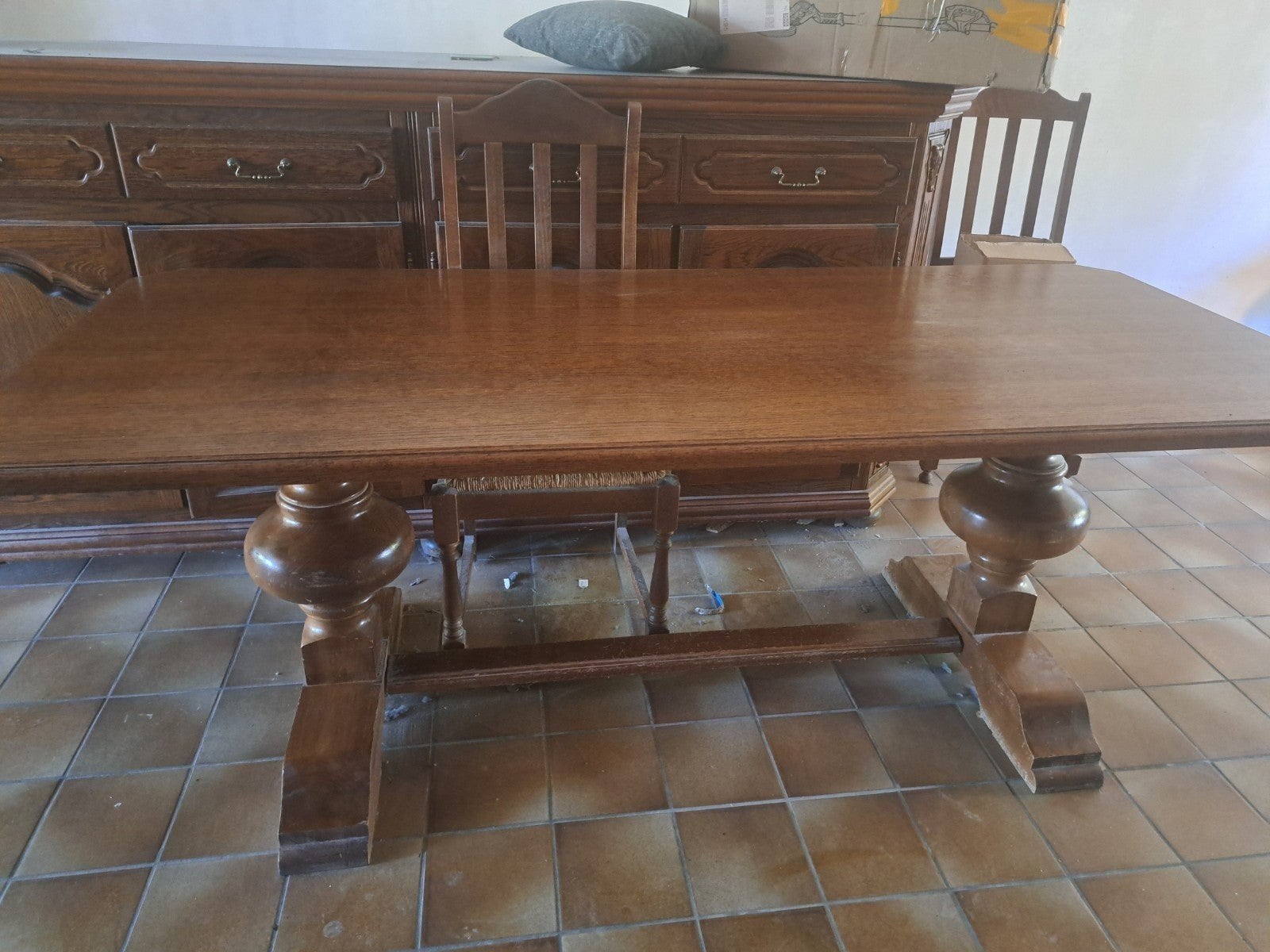 houten eettafel, Enlèvement