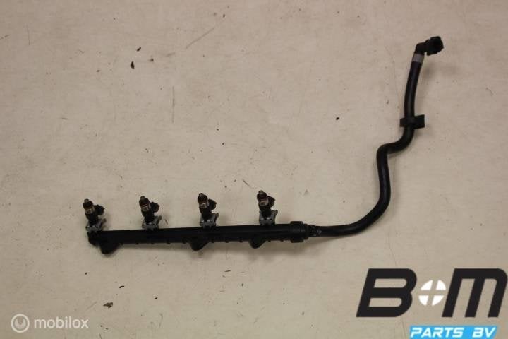 Brandstofrail met injectoren Volkswagen Golf 7 04E133319, Utilisé