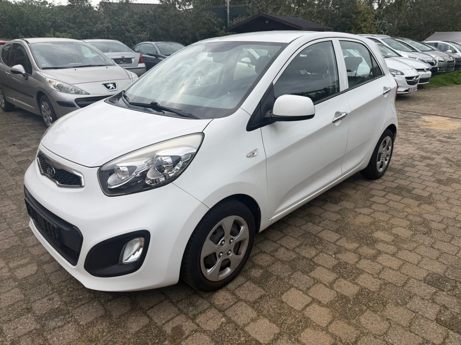Kia Picanto 1.0 benzine 2015 165.000km met keuring airco, Auto's, Voorwielaandrijving, Stof, Zwart, Wit