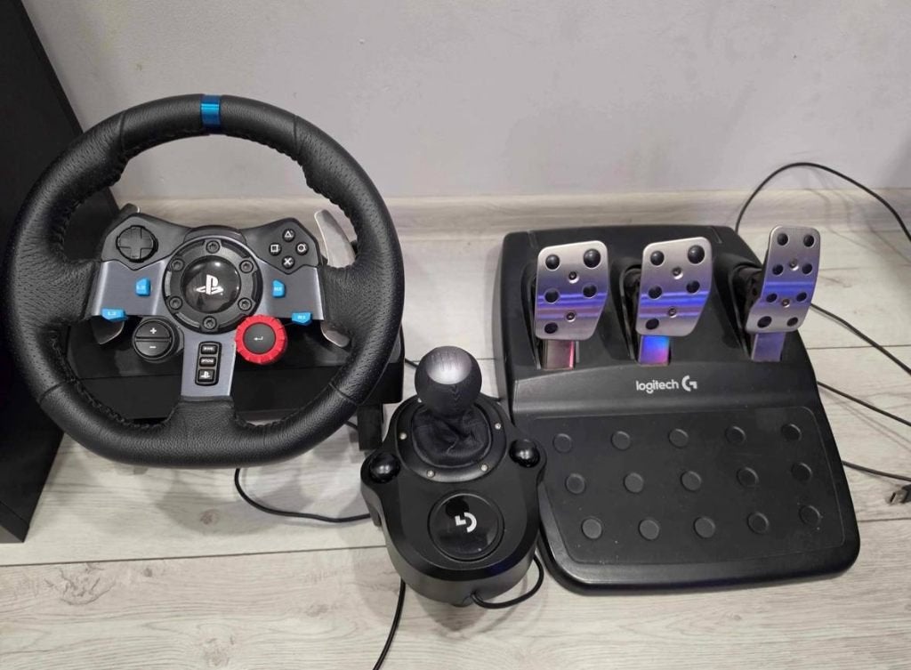 Logitech G29 stuurwiel + pedalen + schakelpook, Ophalen of Verzenden, Zo goed als nieuw, Stuur of Pedalen, PlayStation 4