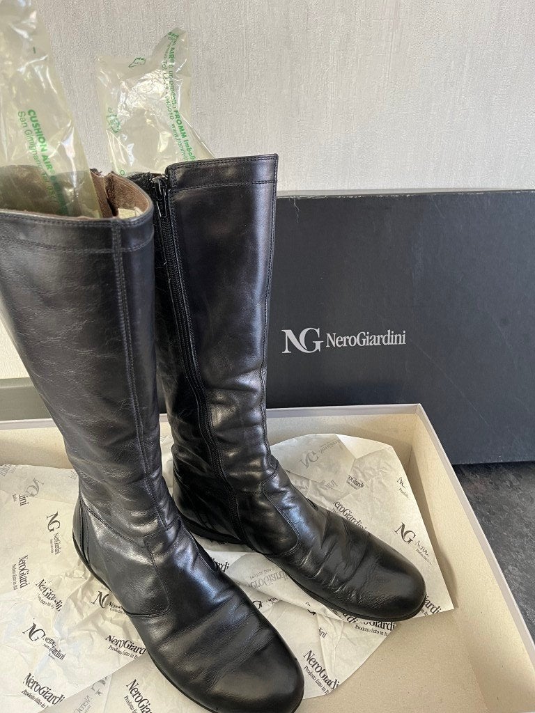 Bottes noires Nero Giardini taille 37, Vêtements | Femmes, Chaussures, Enlèvement ou Envoi