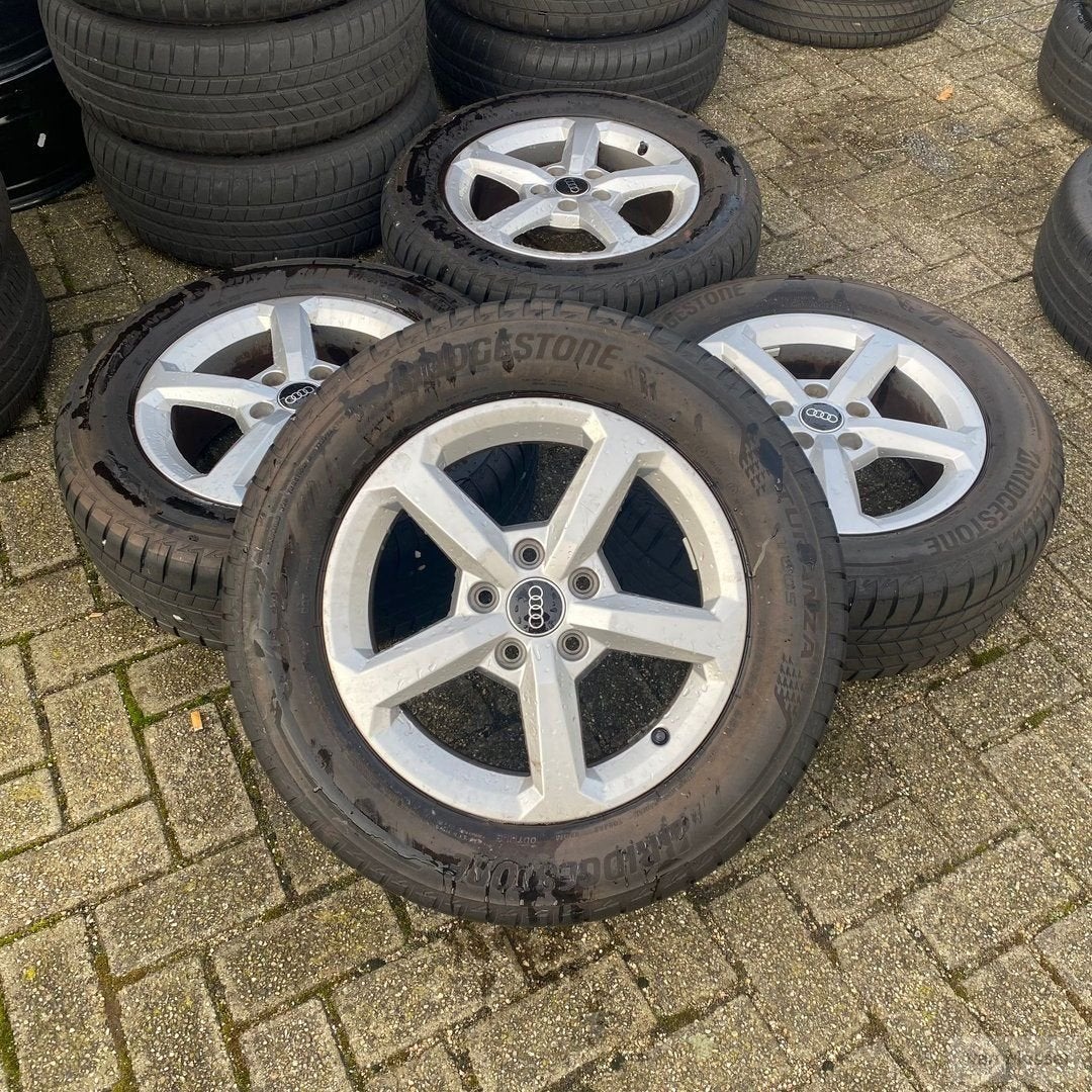 Audi Q2 Bridgestone Turanza T005 215/60/R16 95V, Auto-onderdelen, Banden en Velgen, -, Banden en Velgen, Ophalen of Verzenden