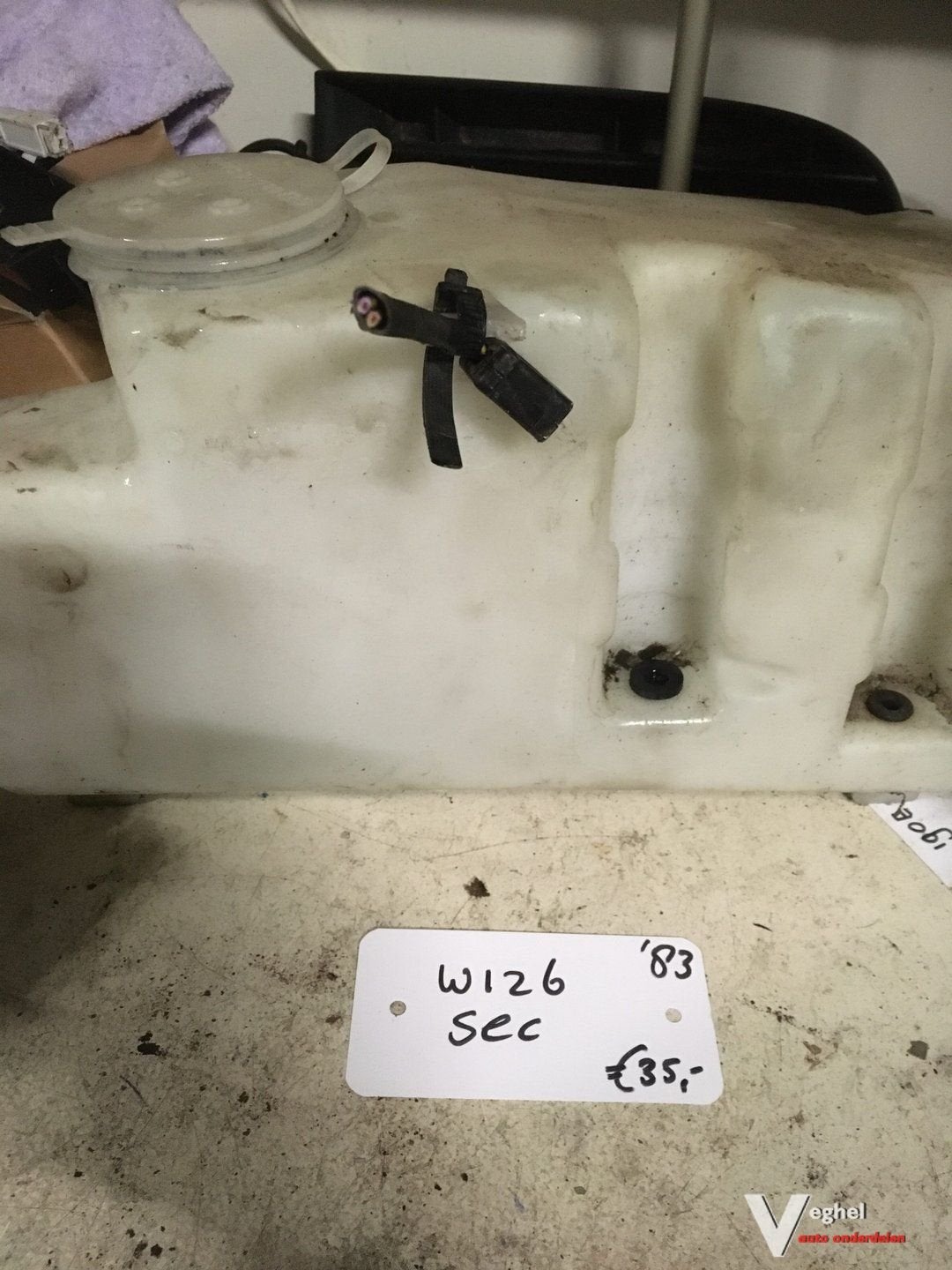 mercedes w126 sec ruitensproeiertank '83, Auto-onderdelen, Gebruikt, -, -, Ophalen of Verzenden