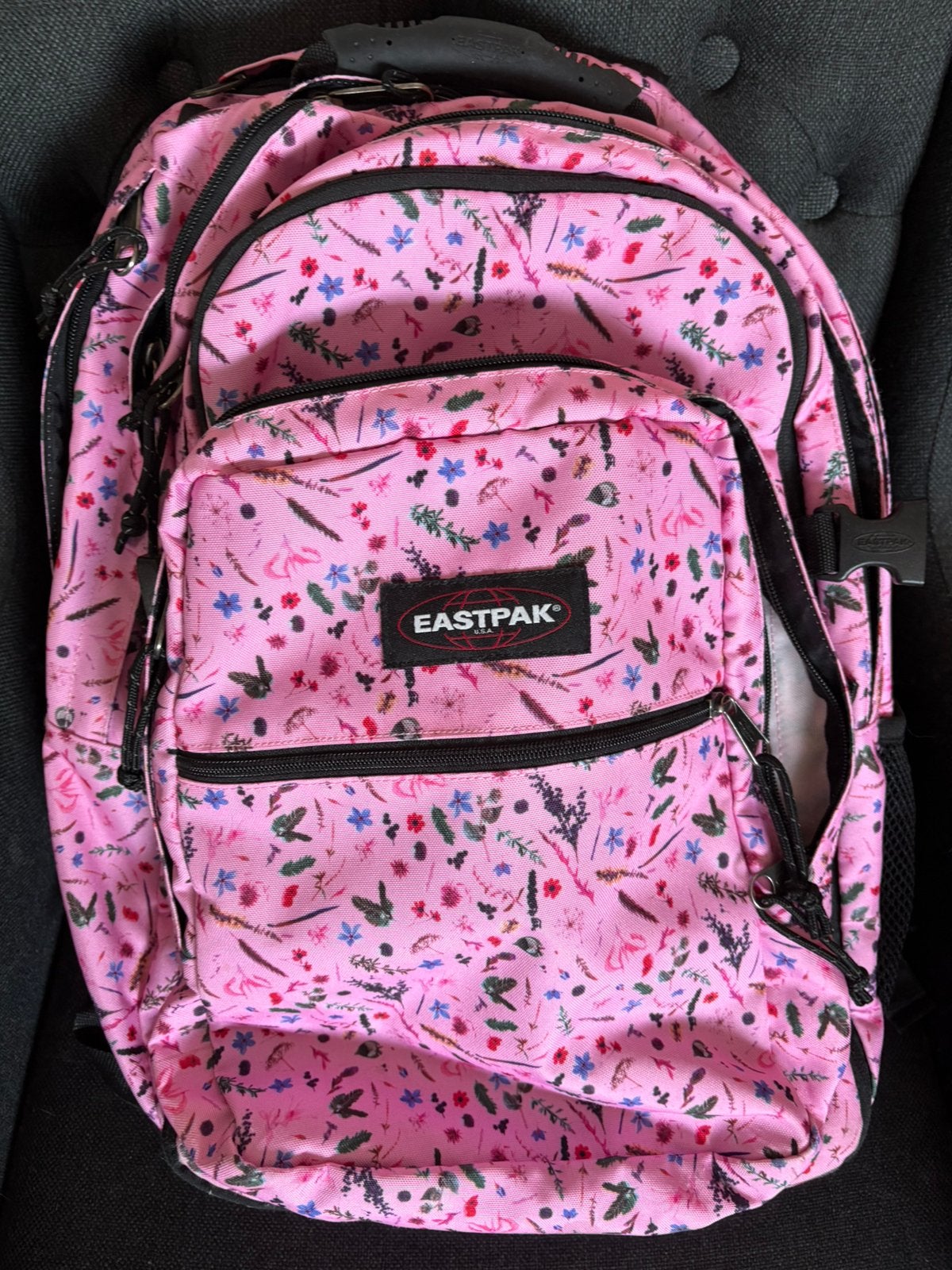 Eastpak boekentas heel ruim, Bijoux, Sacs & Beauté, Sacs | Cartables, Enlèvement, Comme neuf