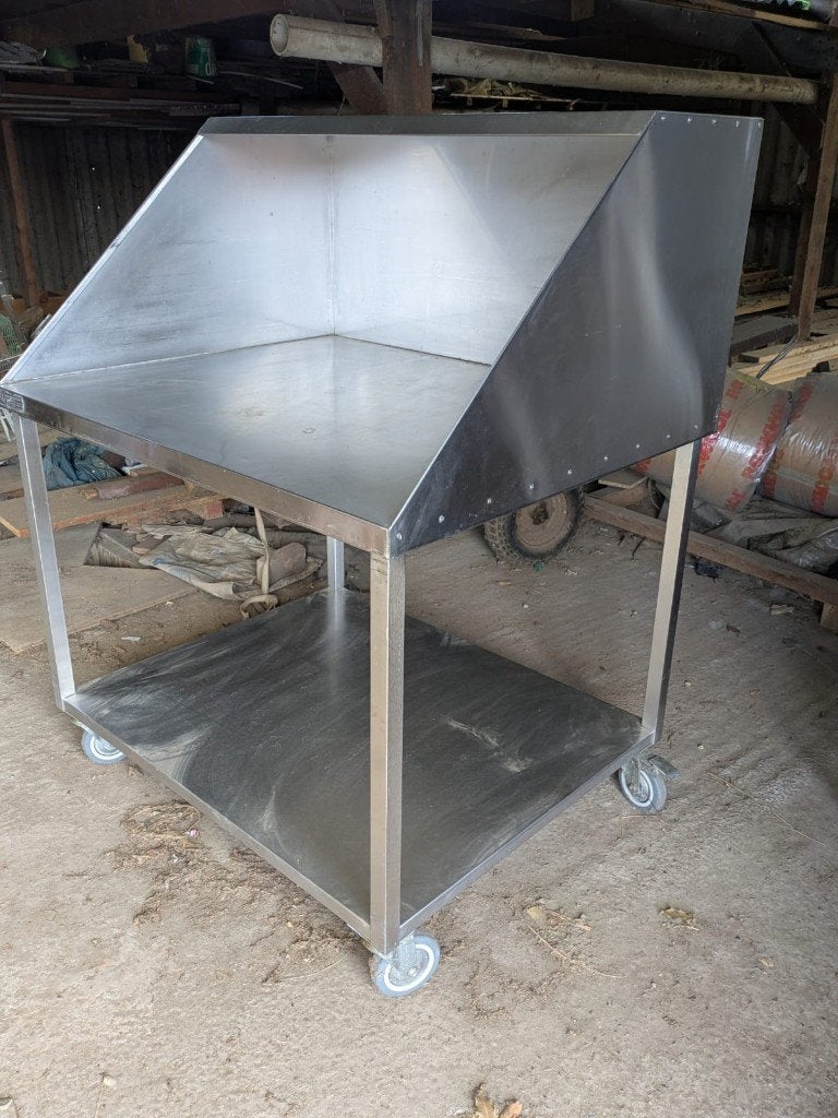 Grande table en acier inoxydable sur roulettes  - 500€, Enlèvement, Utilisé, Mobilier