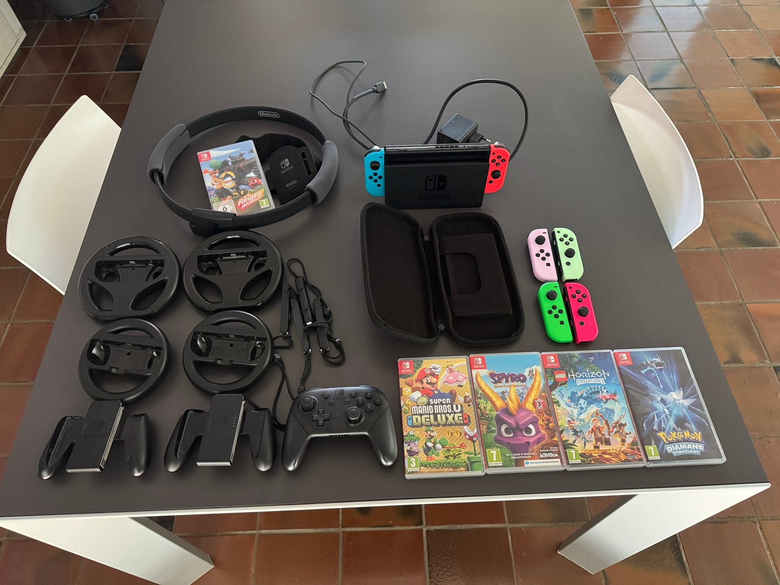 Nintendo Switch 1 set, Games en Spelcomputers, Spelcomputers | Nintendo Switch, Ophalen, Met games, Zo goed als nieuw, Switch Original