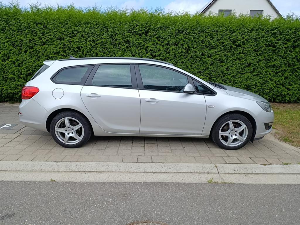 Opel Astra Sports Tourer 1.6 diesel euro 6 2014, Autos, Argent ou Gris, Boîte manuelle, Noir, 5 portes