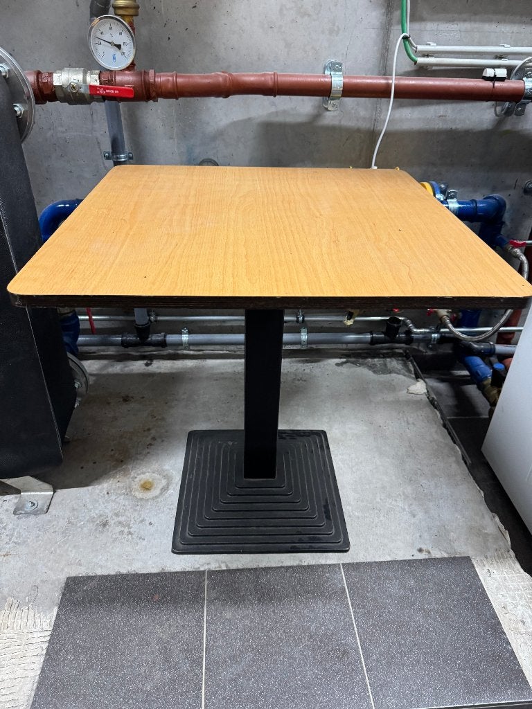 Tafeltje, Metaal of Aluminium, Vierkant, 55 tot 75 cm, Zo goed als nieuw